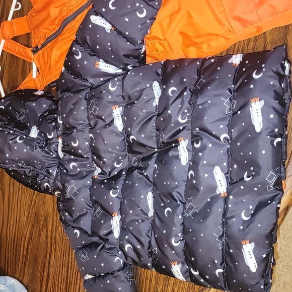 Wippette Snowsuit Size 2T - Picture 5 of 9